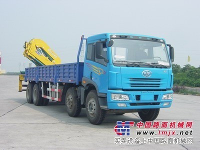 東風153后八輪隨車吊廠家報價及運輸服務(wù)全解析